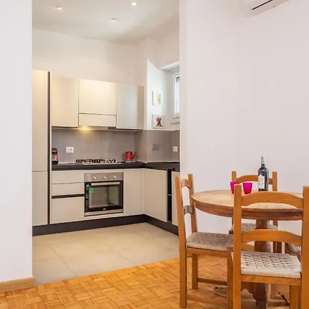 Corso Francia 2bdr Apartmet * Róma