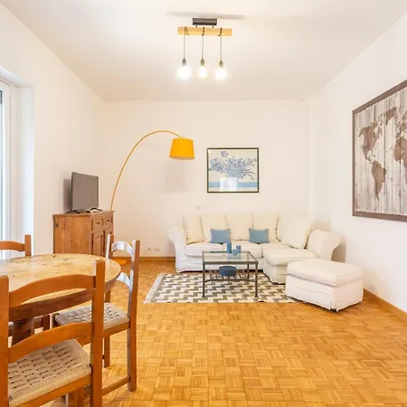 Corso Francia 2bdr Apartmet Lägenhet
